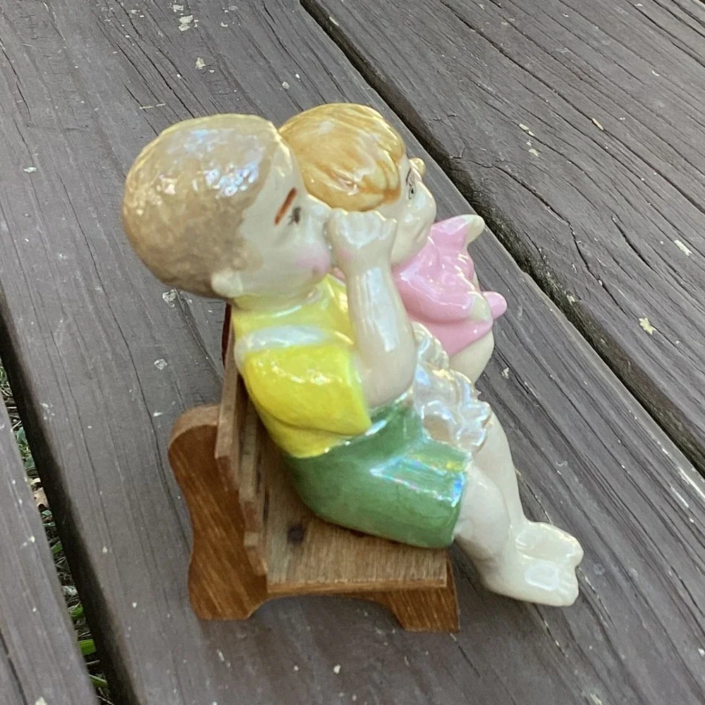 N/A type figurine